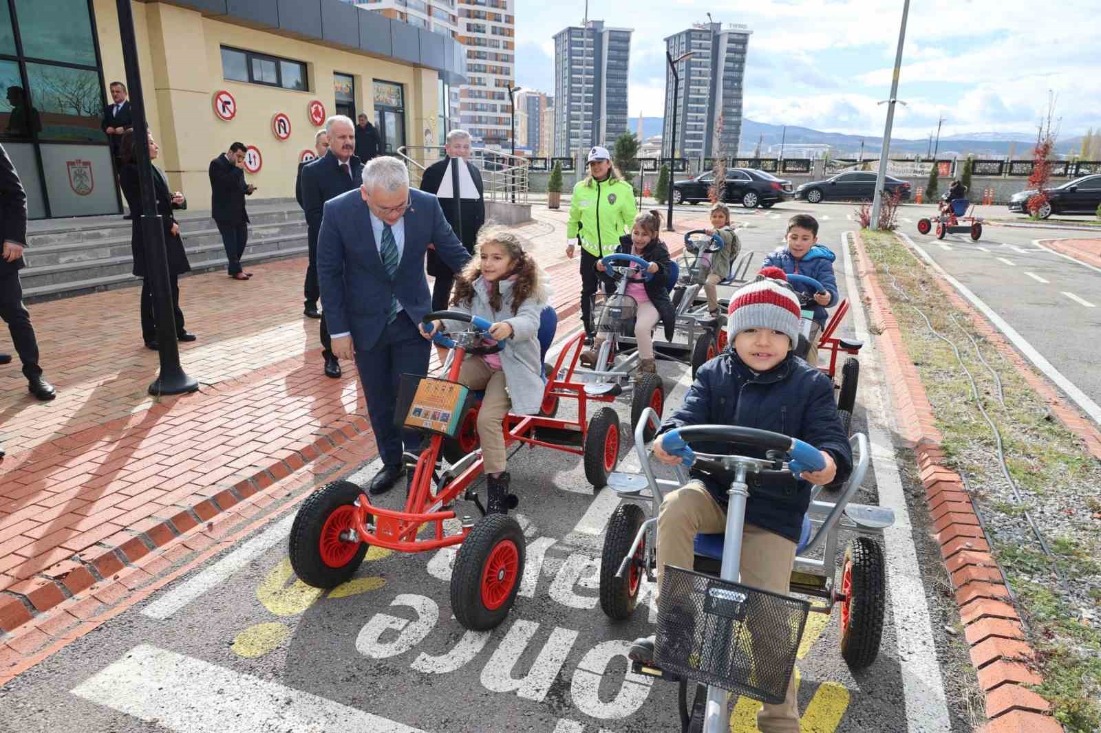 Yılda 13 bin çocuğa eğitim verilen park, hem öğretiyor hem eğlendiriyor