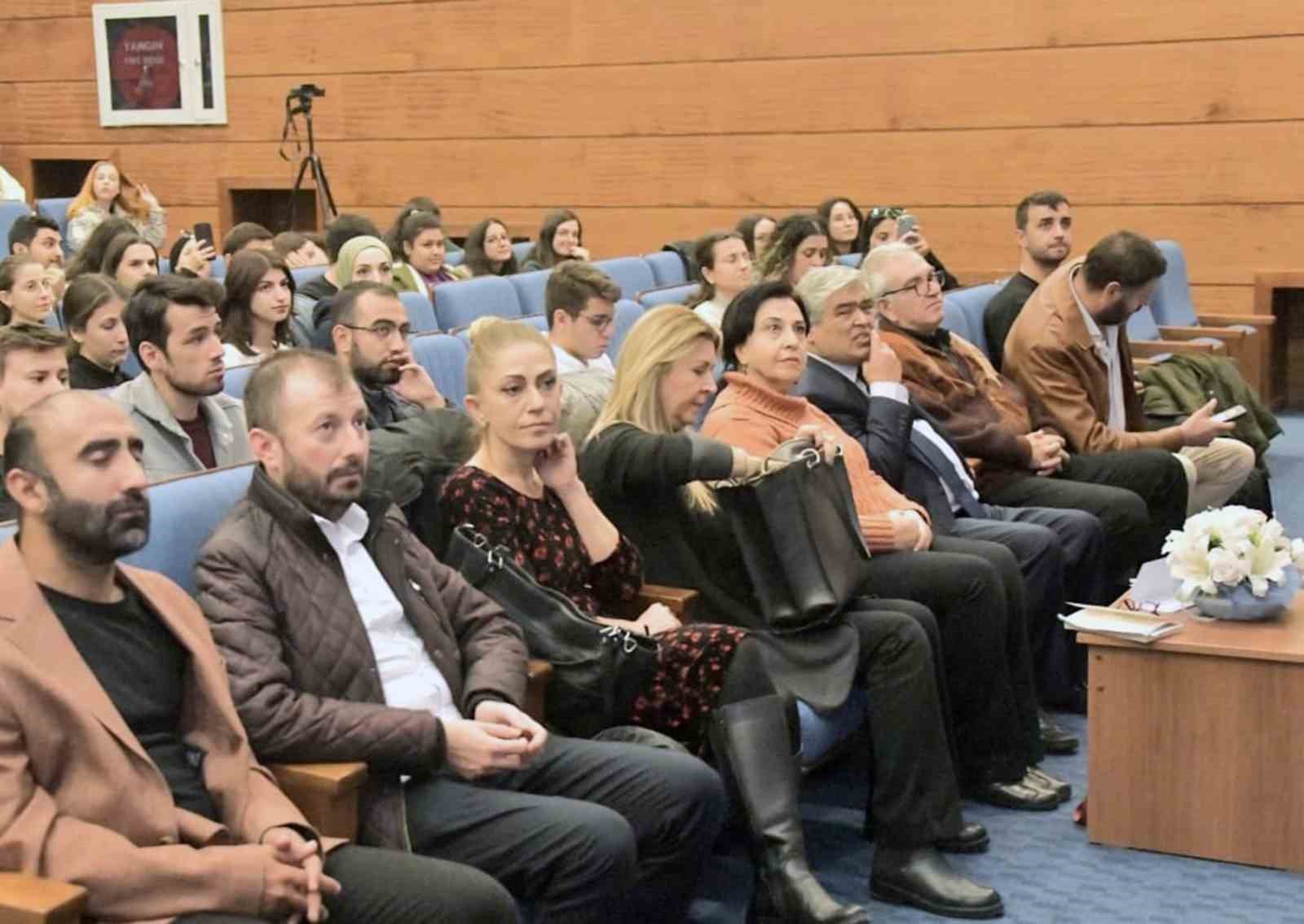 Aşık Veysel &ouml;l&uuml;m&uuml;n&uuml;n 50&rsquo;inci yılında anıldı
