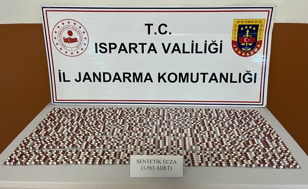Isparta’da patates çuvallarının altına gizlenmiş bin 563 uyuşturucu madde ele geçirildi