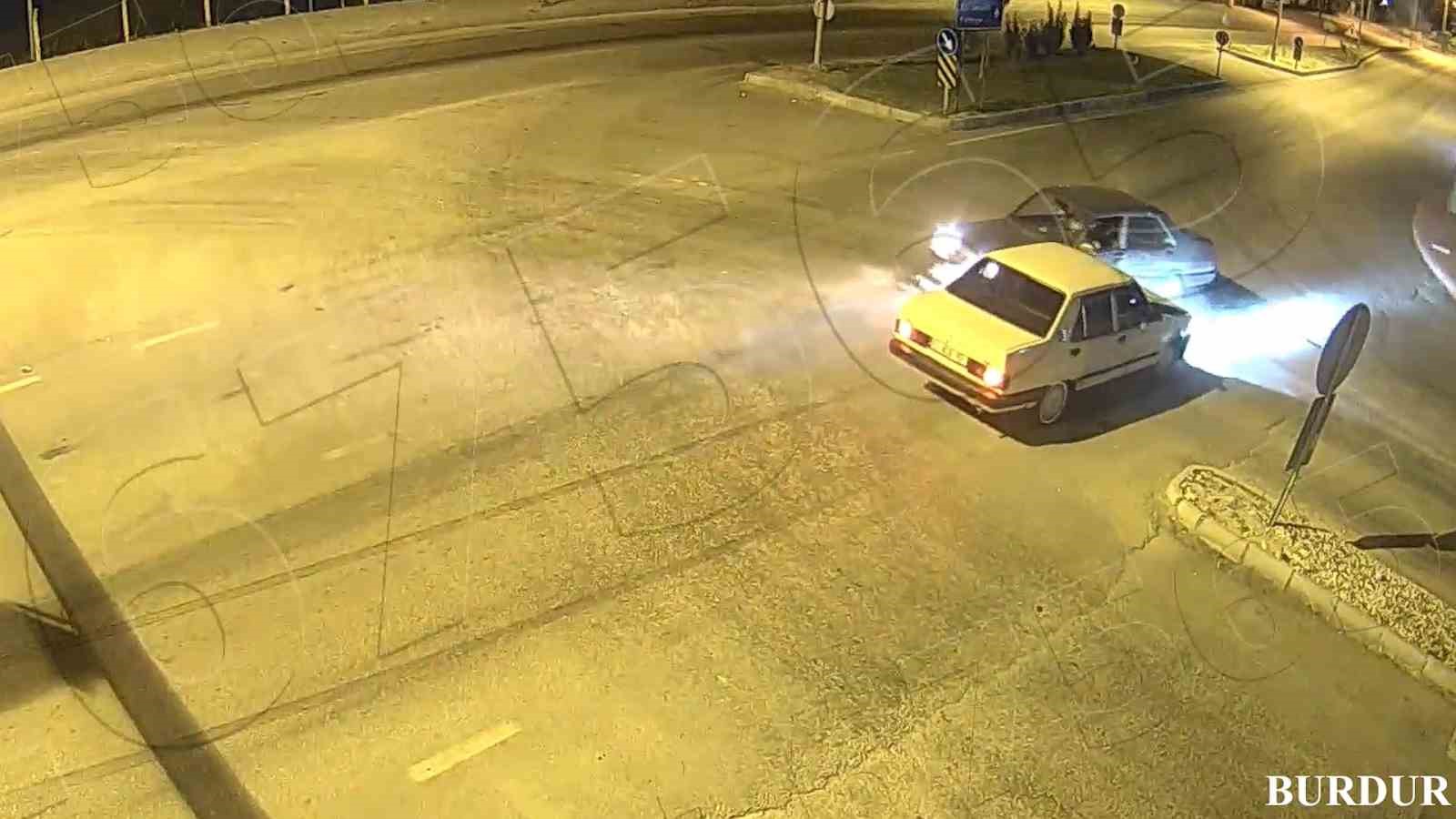 Burdur’da dikkatsizlik sonucu gerçekleşen kazalar KGYS kameralarına yansıdı