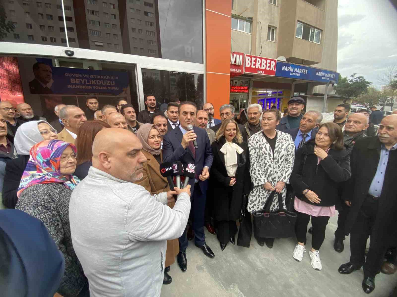 Beylikdüzü’nde Vehbi Orakçı AK Parti’den belediye başkanı aday adayı oldu