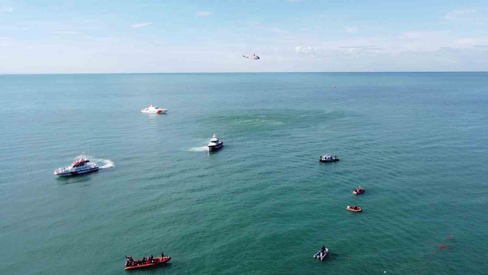 Kayıp 11 m&uuml;rettebatı arama &ccedil;alışmaları s&uuml;r&uuml;yor 