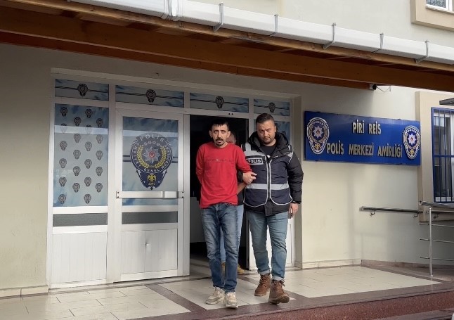 Gelibolu’da husumetlisini tüfekle öldüren şüpheli tutuklandı