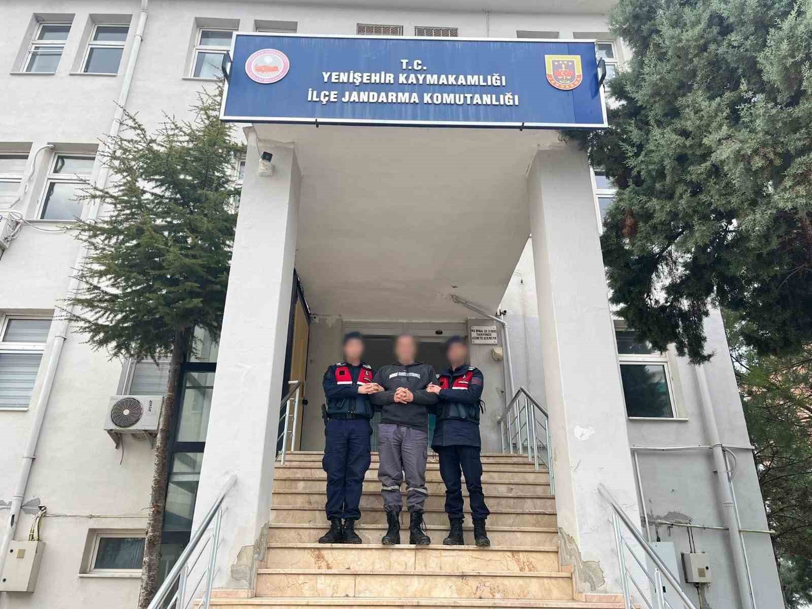 Ka&ccedil;ak kazı yaparken su&ccedil;&uuml;st&uuml; yakalandılar 