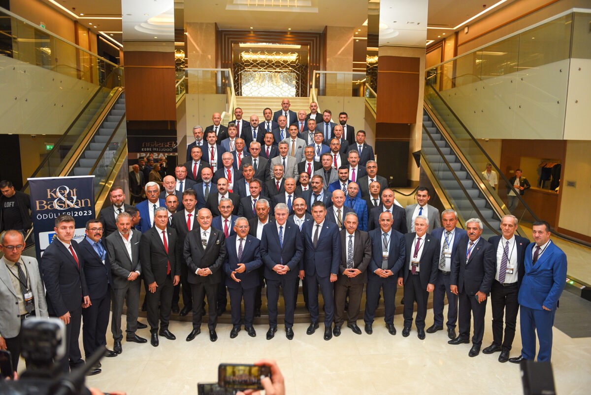 Niğde Belediye Başkanı &Ouml;zdemir, &rsquo;Yılın Belediye Başkanı&rsquo; se&ccedil;ildi
