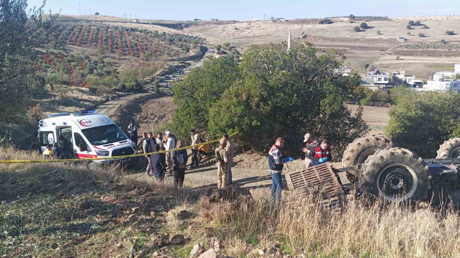 Kilis’te traktör devrildi:1 ölü