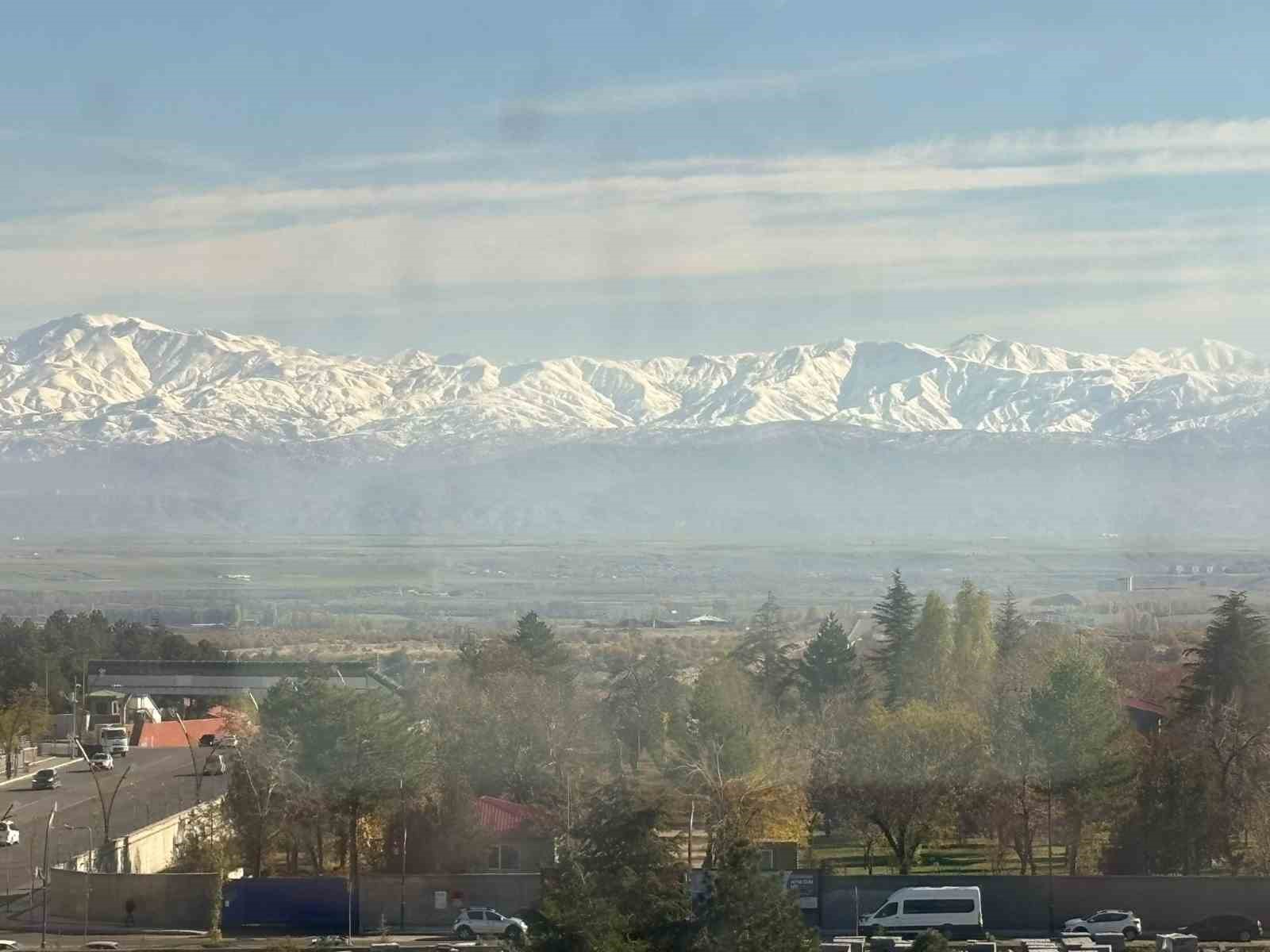 Bing&ouml;l dağları beyaza b&uuml;r&uuml;nd&uuml;
