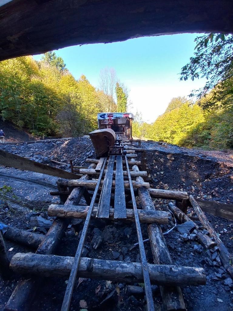 Jandarmadan 13 ka&ccedil;ak ocağa baskın
