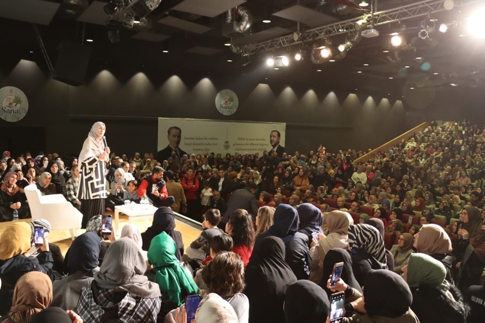 Yazar Saliha Erdim Yalovalılarla buluştu
