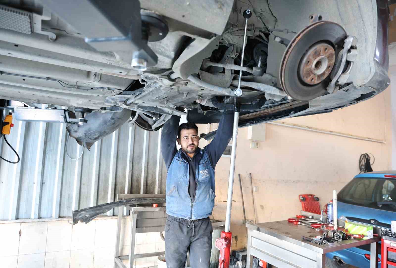 Oto tamircilerinden Aydınlı sürücülere uyarı: Aydın havasına aldanıp kış bakımlarını ihmal etmeyin