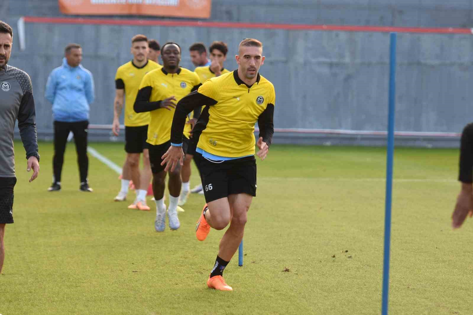 Manisa FK Eyüpspor hazırlıklarına devam ediyor