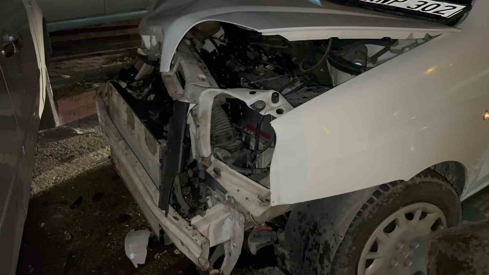 Park halindeki otomobile &ccedil;arpan s&uuml;r&uuml;c&uuml; 2,76 promil alkoll&uuml; &ccedil;ıktı
