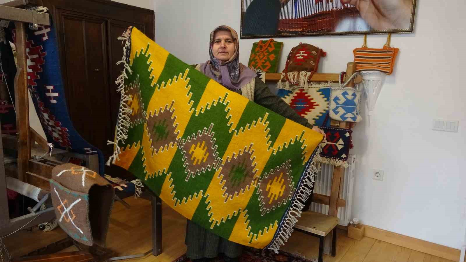 Sanatının son temsilcilerinden, 500 yıllık geleneği yaşatmaya &ccedil;alışıyor
