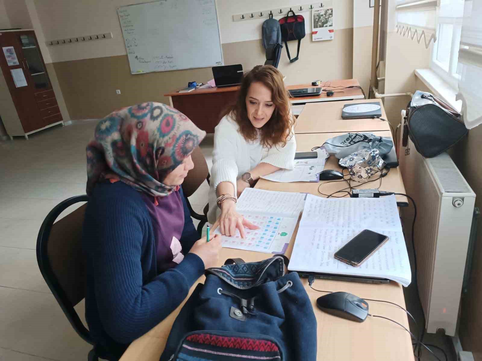 Sarıgöl’de okuma yazma bilmeyen kalmayana kadar kurs açılacak