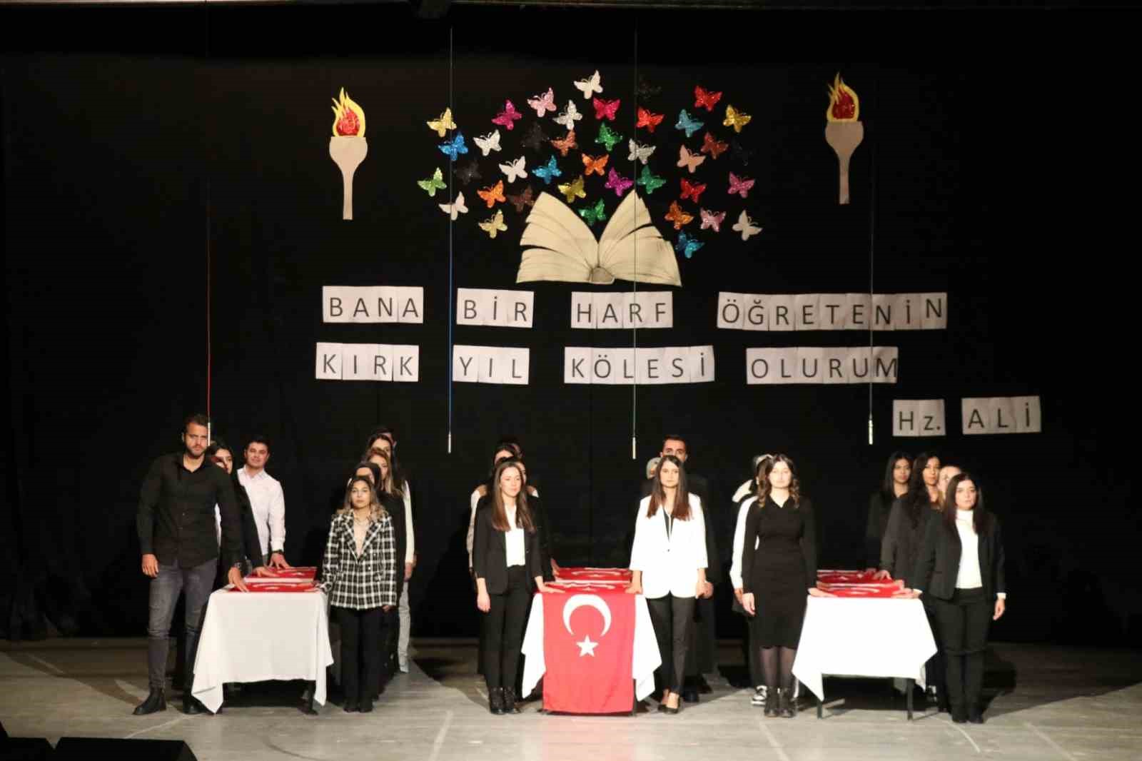 Ahlat’ta 24 Kasım Öğretmenler Günü kutlandı