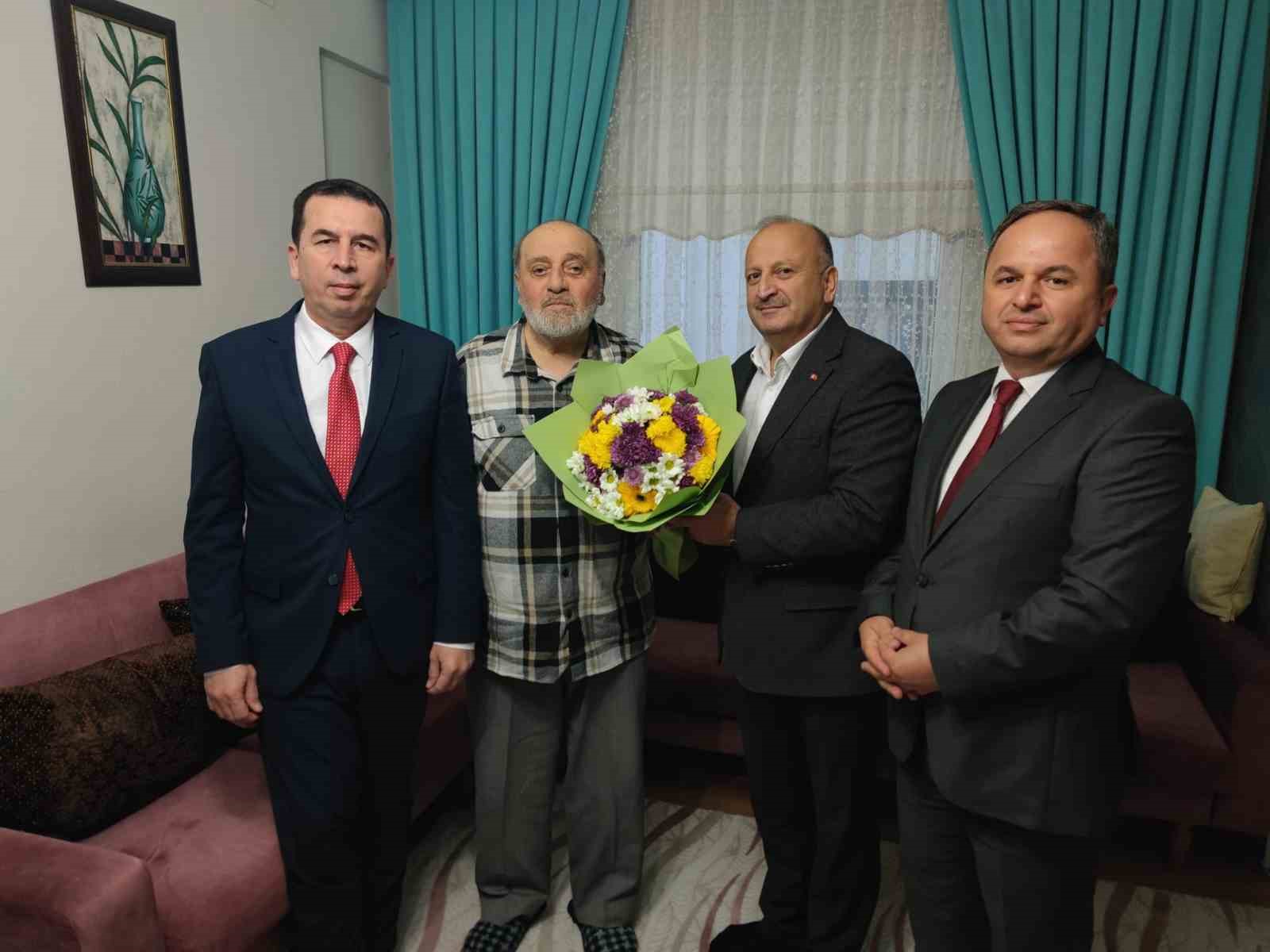 Başkan Tavlı’dan ilkokul öğretmenine vefa