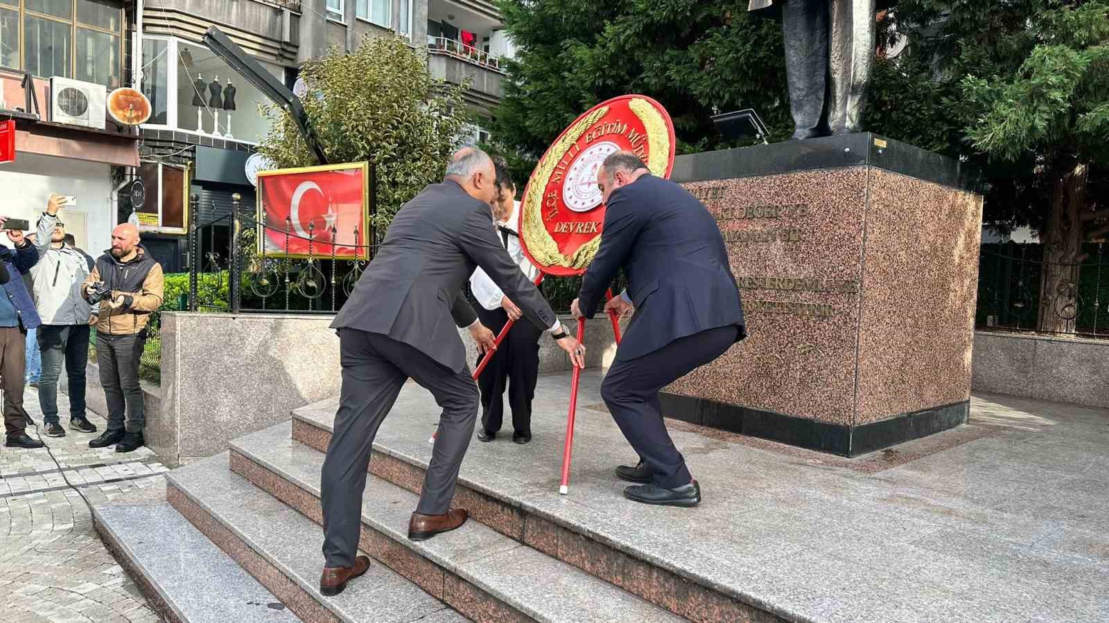 Devrek&rsquo;te &ldquo; &Ouml;ğretmenler G&uuml;n&uuml;&rdquo; &ccedil;eşitli etkinliklerle kutlandı
