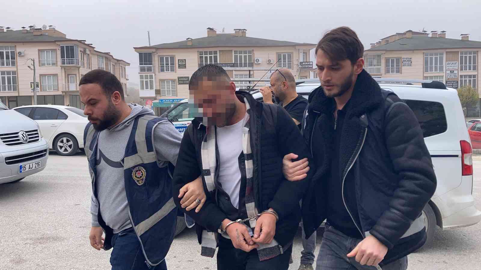 Burdur’da kız arkadaşının evine ateş açan şahıs tutuklandı