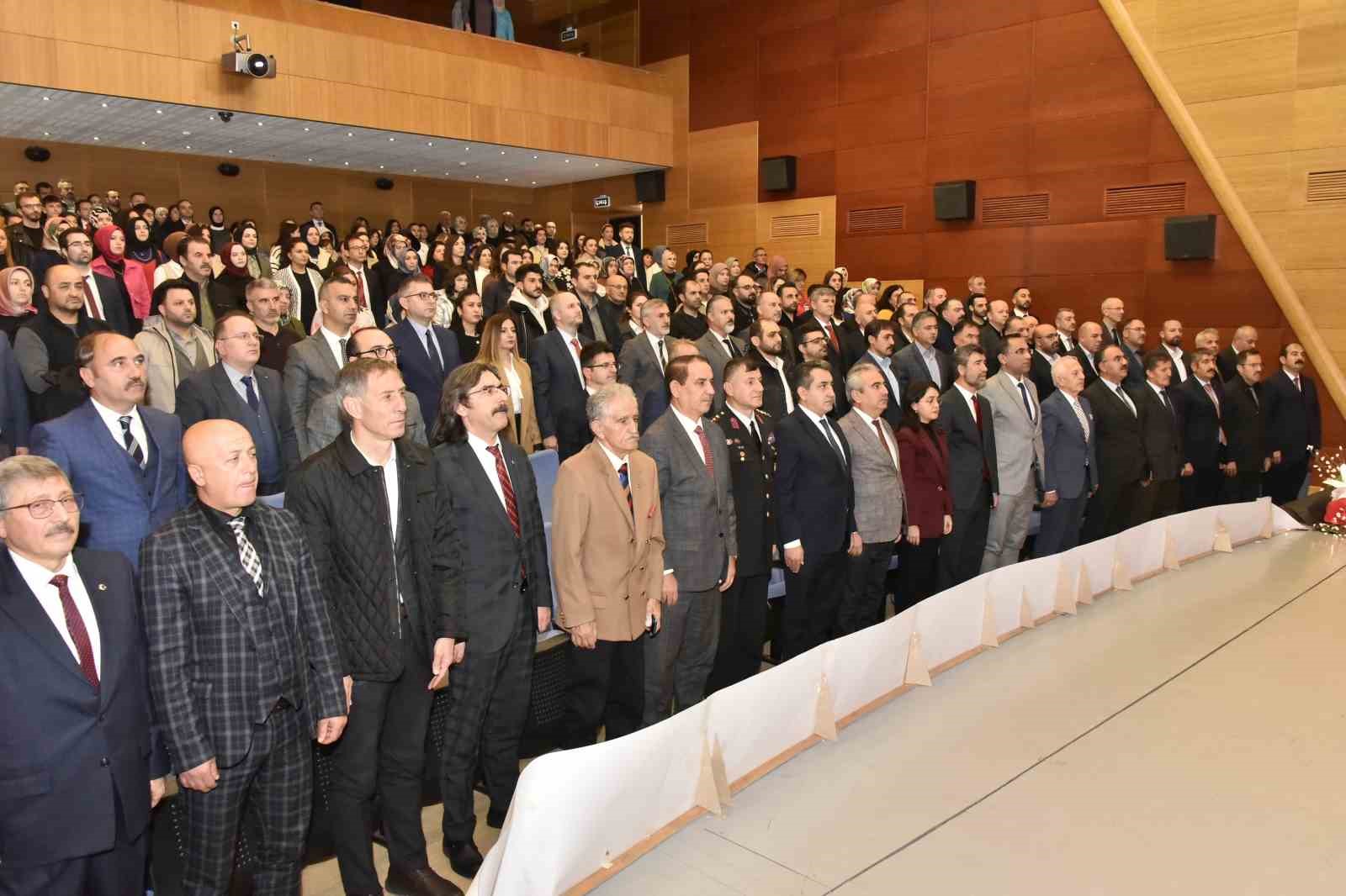 Gümüşhane’de Öğretmenler Günü kutlandı