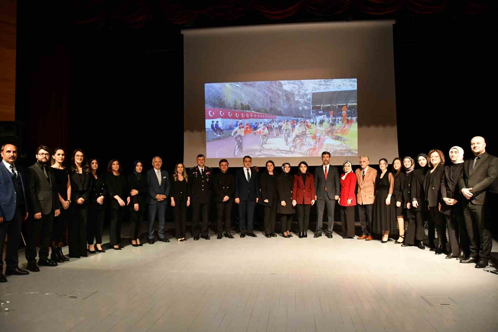 G&uuml;m&uuml;şhane&rsquo;de &Ouml;ğretmenler G&uuml;n&uuml; kutlandı
