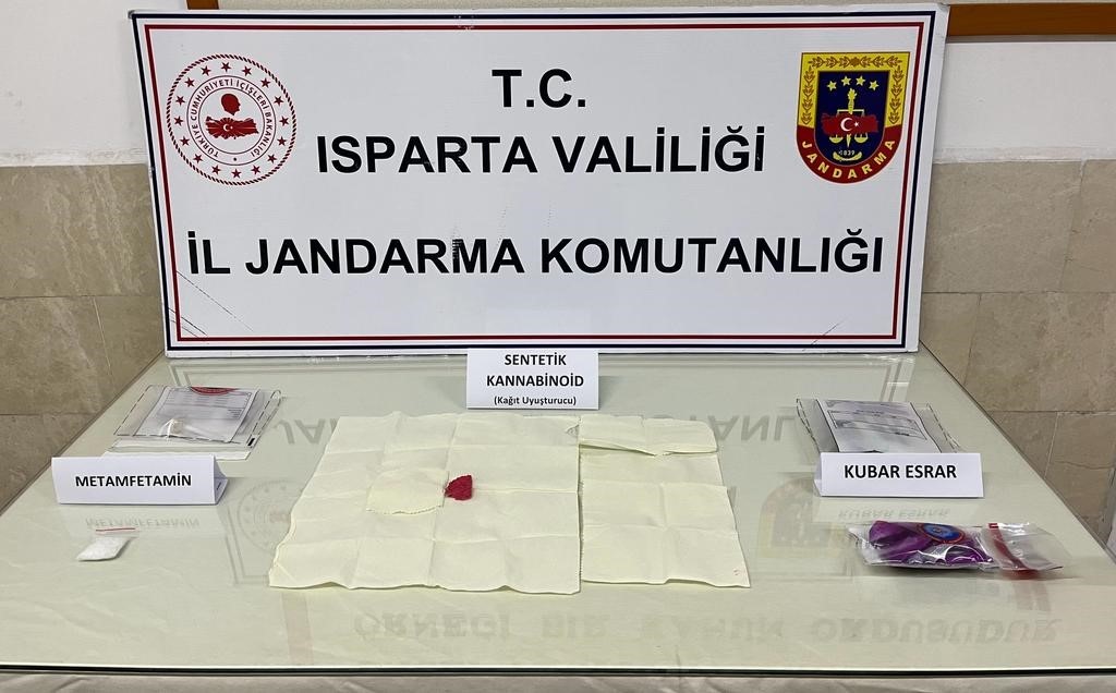 Isparta’da jandarmadan uyuşturucu operasyonu: 4 gözaltı