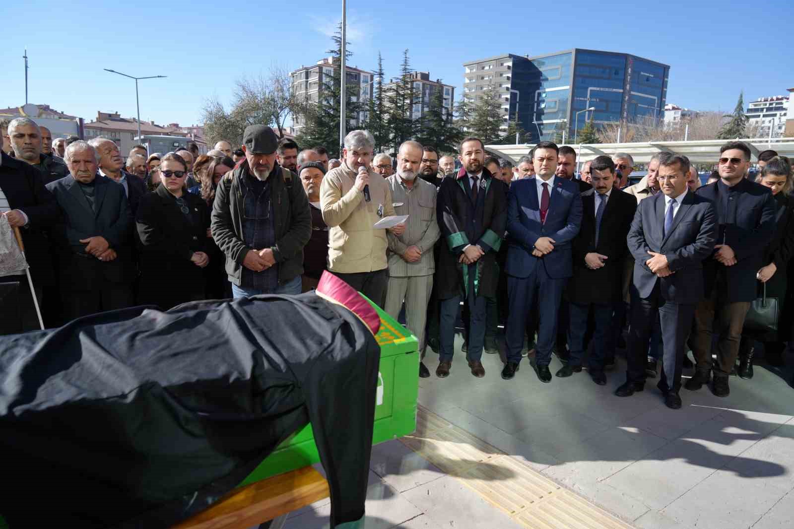 Niğde’de trafik kazasında ölen avukatın cenazesi defnedildi