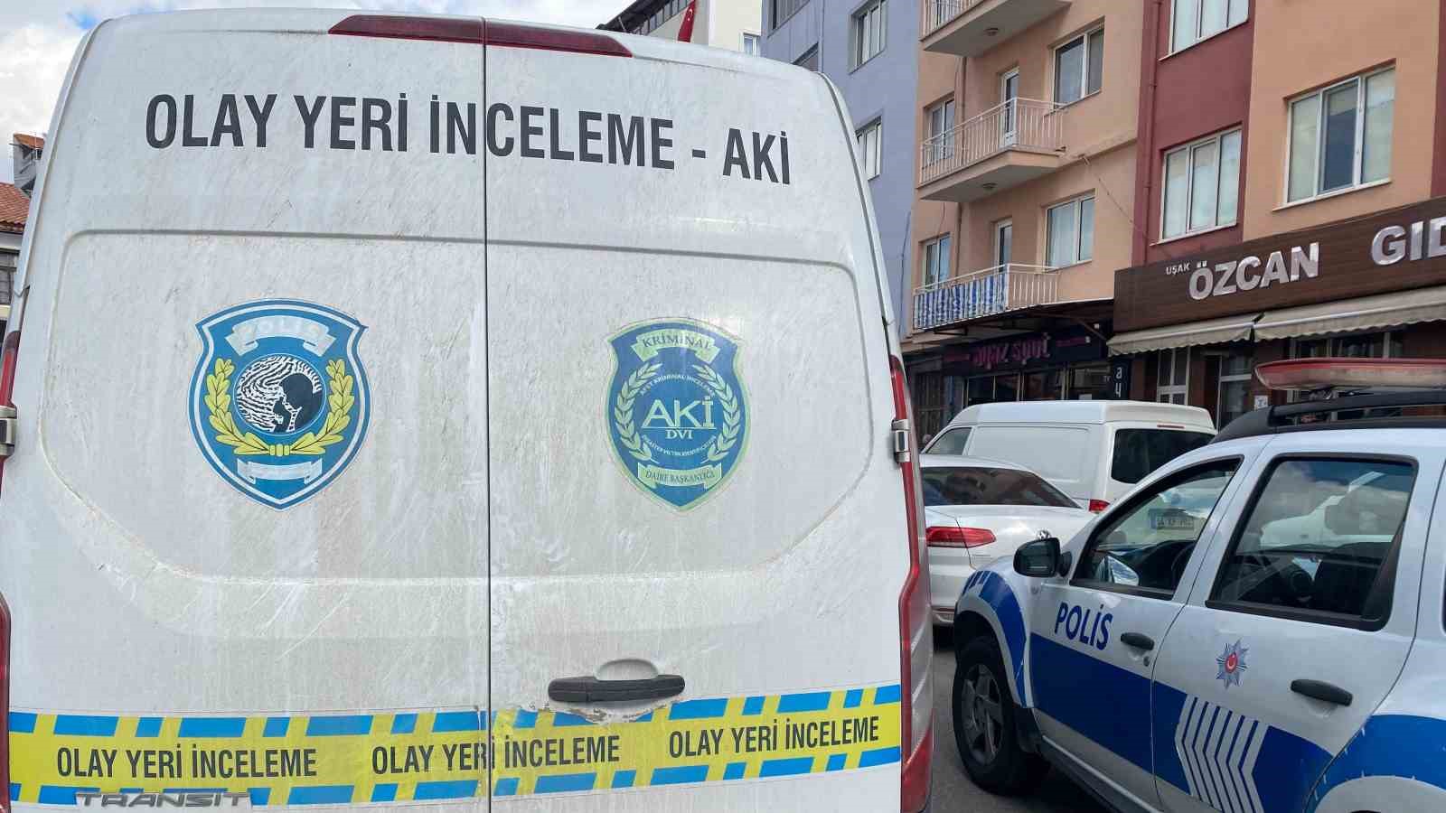 Uşak’ta esnaflar arasında bıçaklı kavga: 1 yaralı