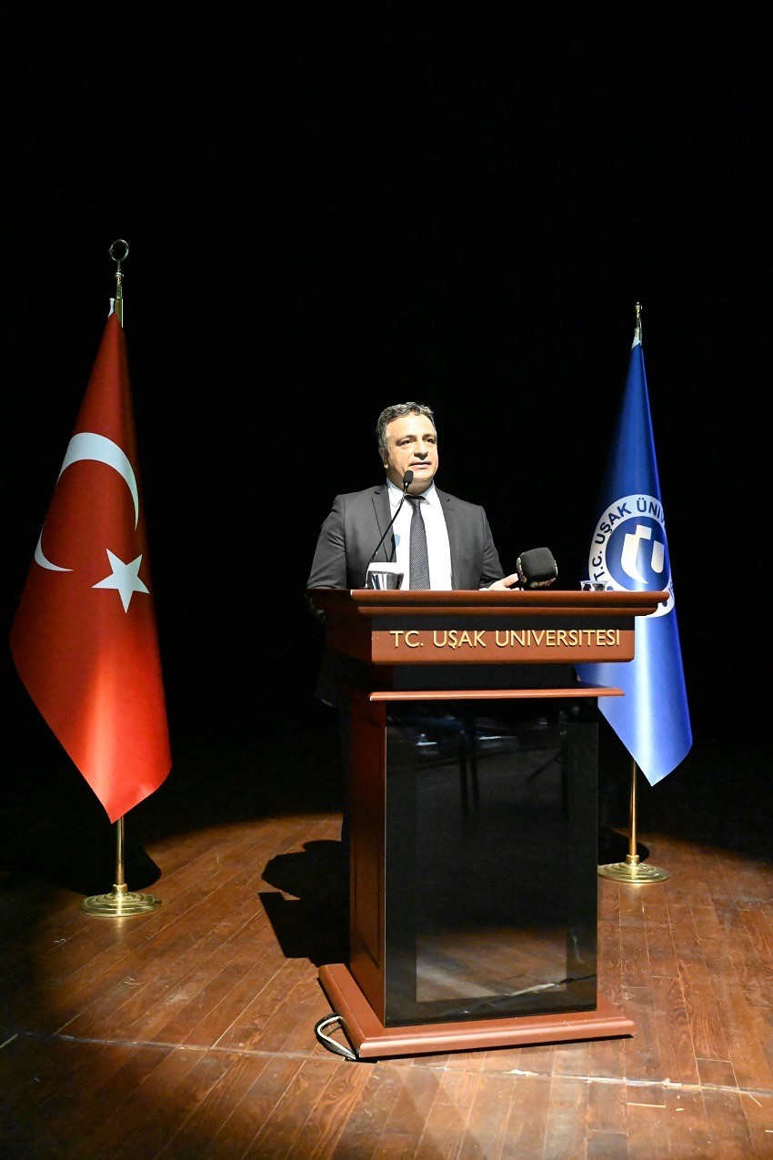 &Ouml;ğretmenler G&uuml;n&uuml;, Uşak &Uuml;niversitesinde Kutlandı
