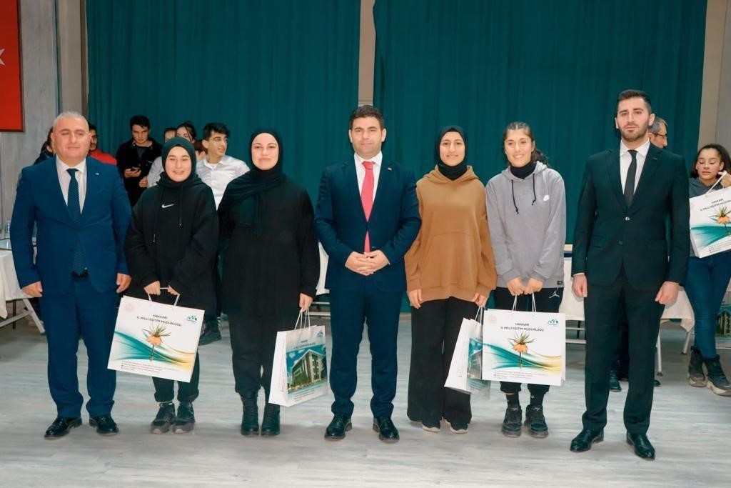 Hakkari&rsquo;de lise ve ortaokullar arası bilgi yarışması
