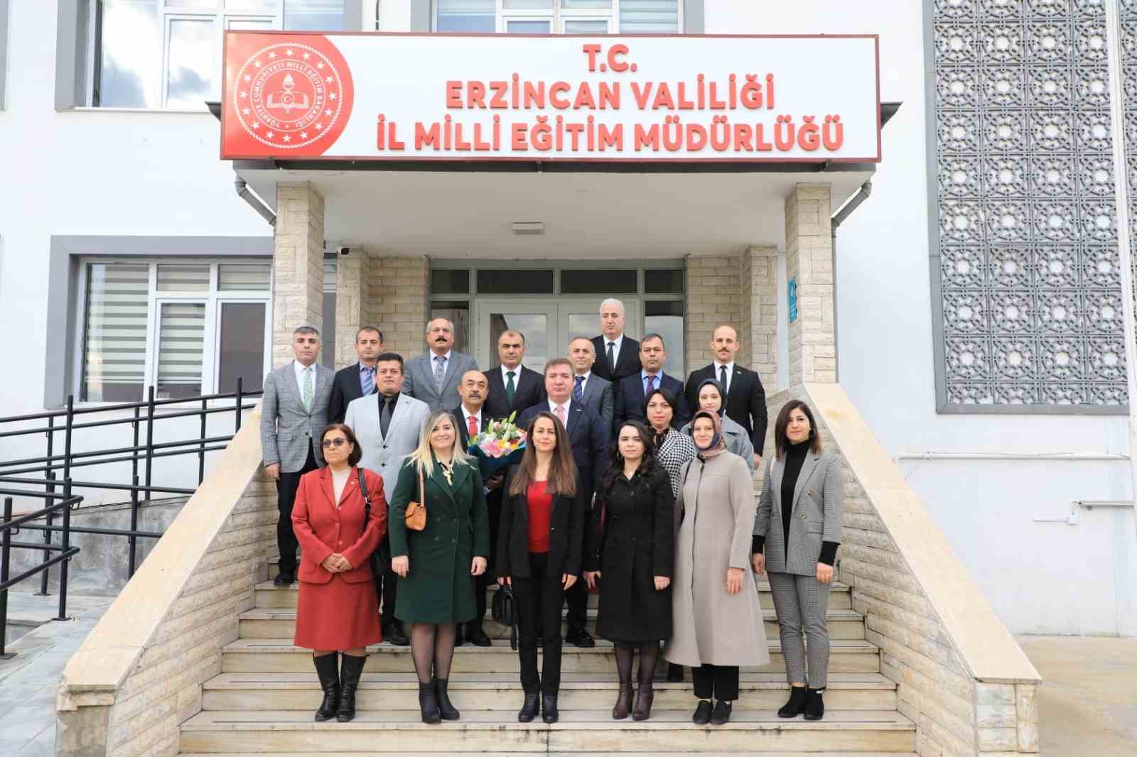 Vali Aydoğdu &ouml;ğretmenleri ziyaret etti
