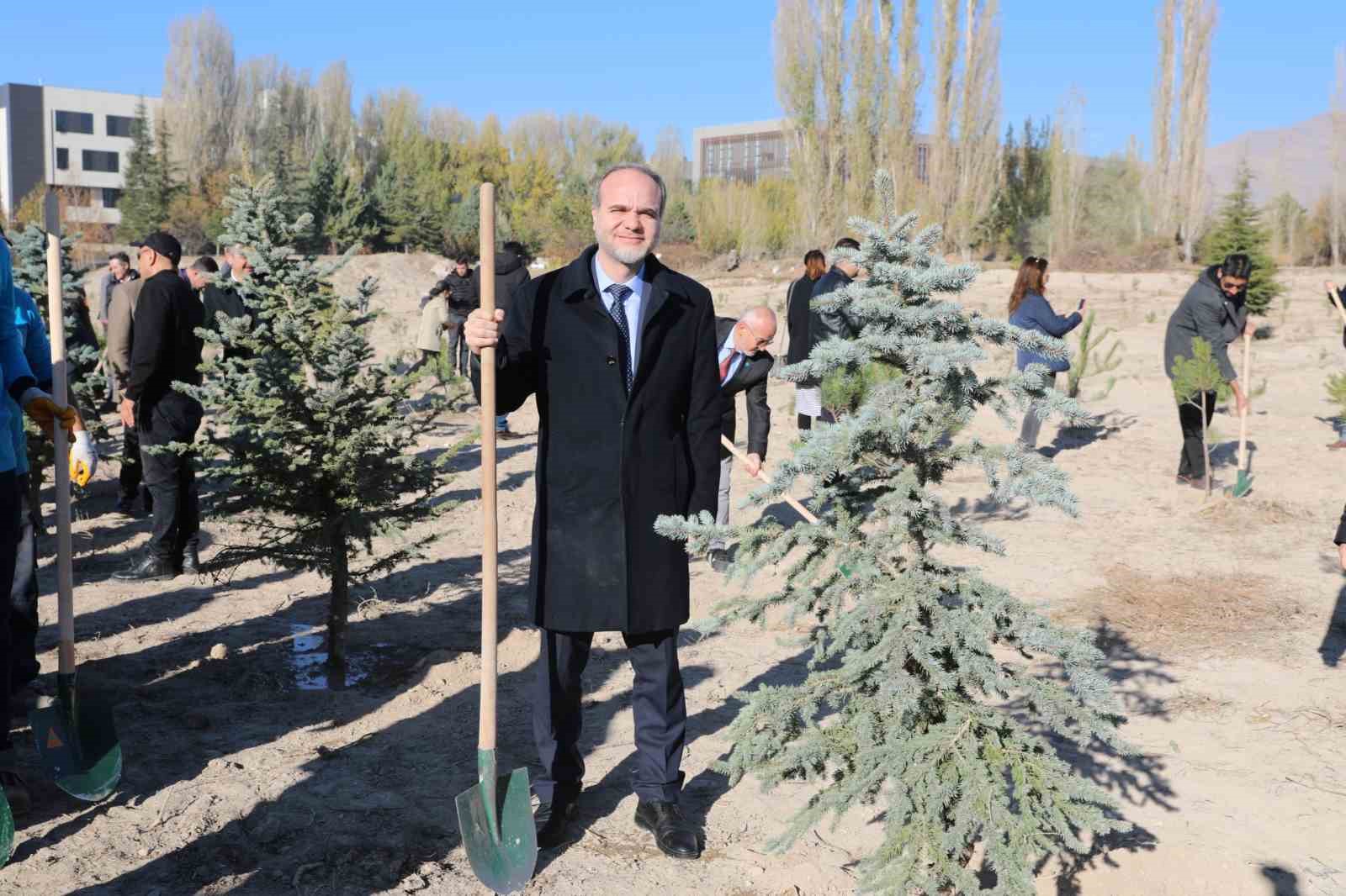 Niğde’de yeşil kampüs çalışmaları devam ediyor