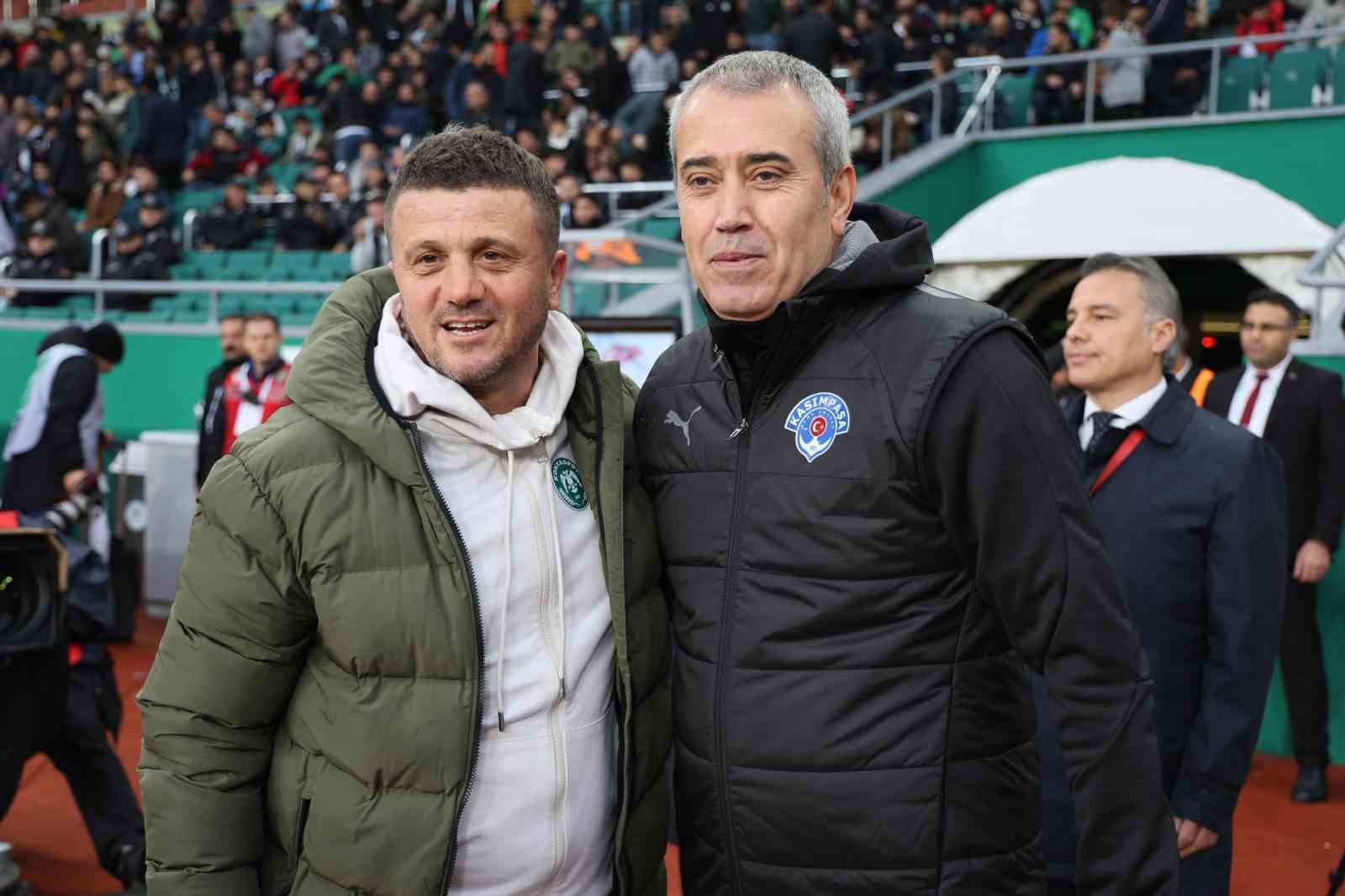 Trendyol S&uuml;per Lig: Konyaspor: 0 - Kasımpaşa: 0 (İlk yarı)
