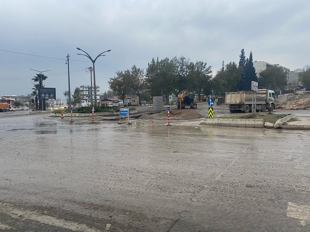 Kanalizasyon &ccedil;alışması doğal gaz sızıntısına neden oldu
