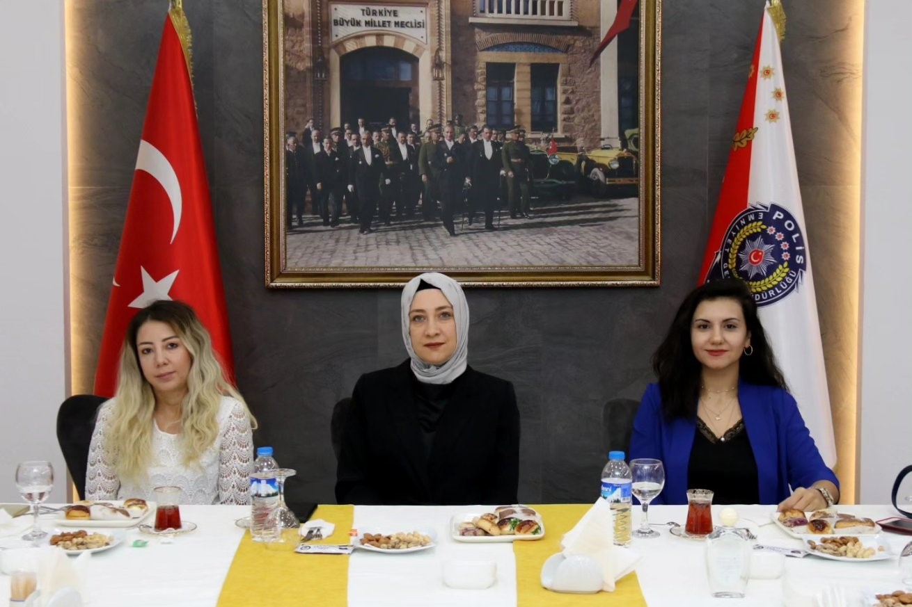 Ağrı’da kadına yönelik şiddete karşı bilgilendirme toplantısı