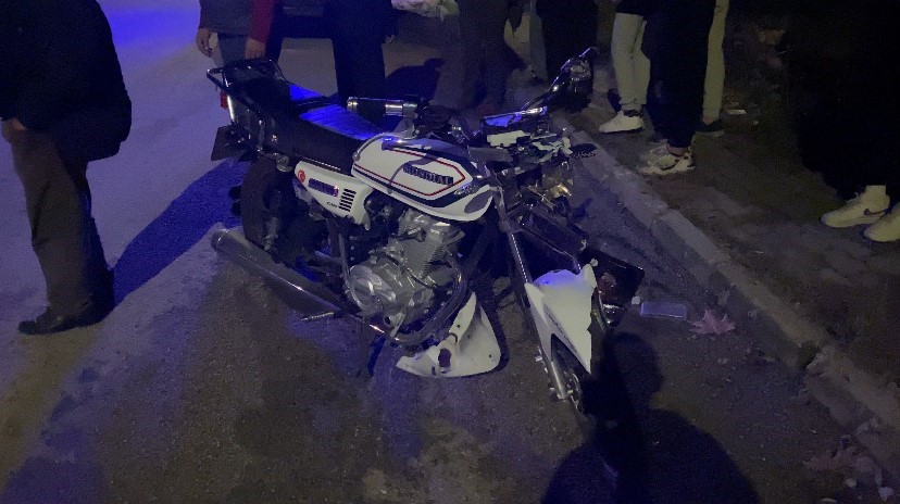 Seyir halindeyken devrilen motosikletin s&uuml;r&uuml;c&uuml;s&uuml; yaralandı
