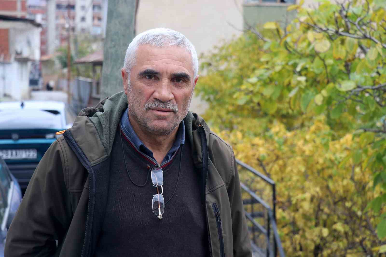 G&uuml;m&uuml;şhane&rsquo;de elma ağacının Kasım s&uuml;rprizi
