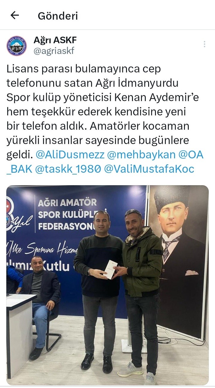 Lisans parasını bulamayan kul&uuml;p y&ouml;neticisi cep telefonunu sattı
