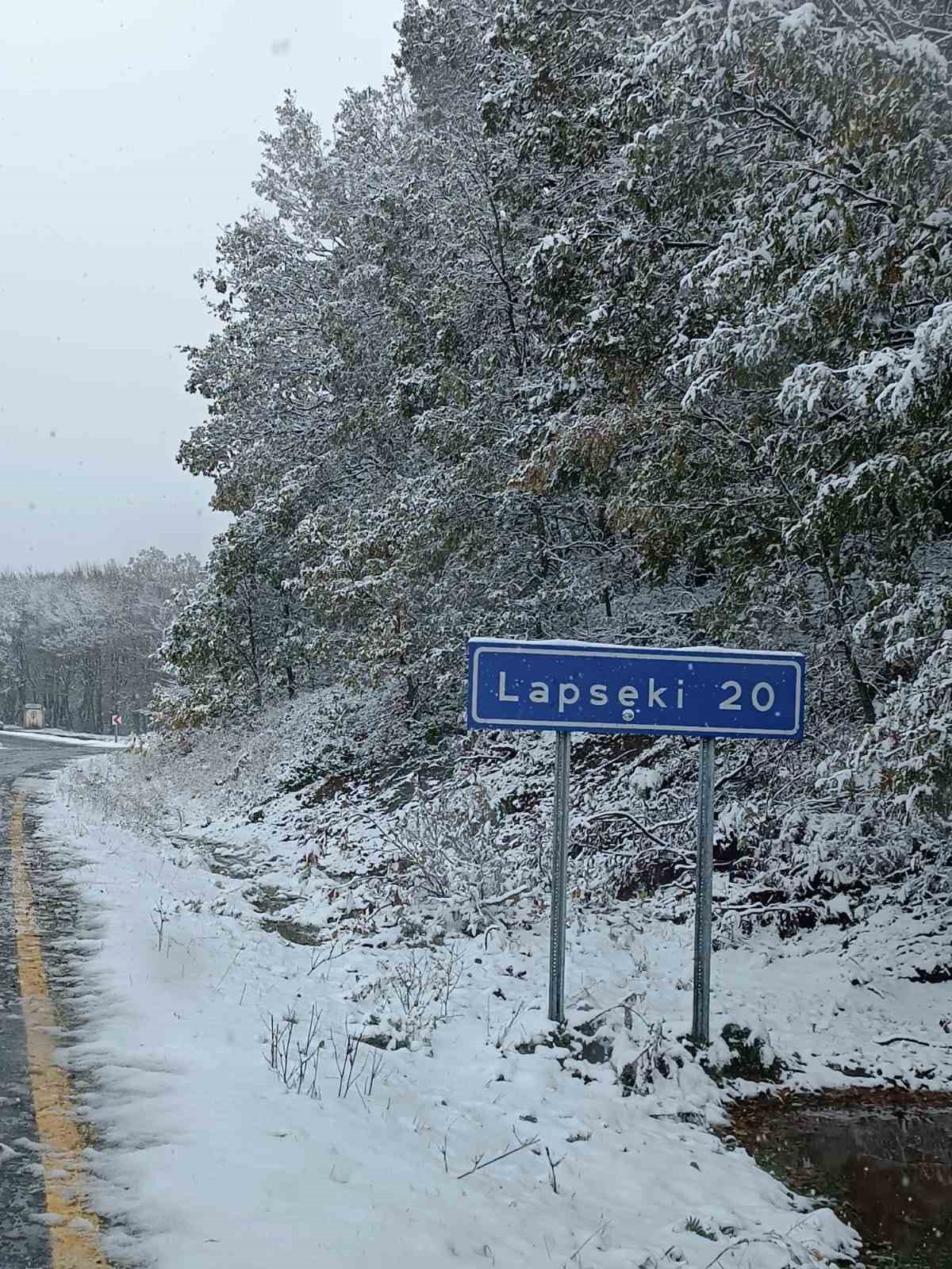 Lapseki&rsquo;de Dumanlı Dağı&rsquo;na mevsimin ilk karı yağdı
