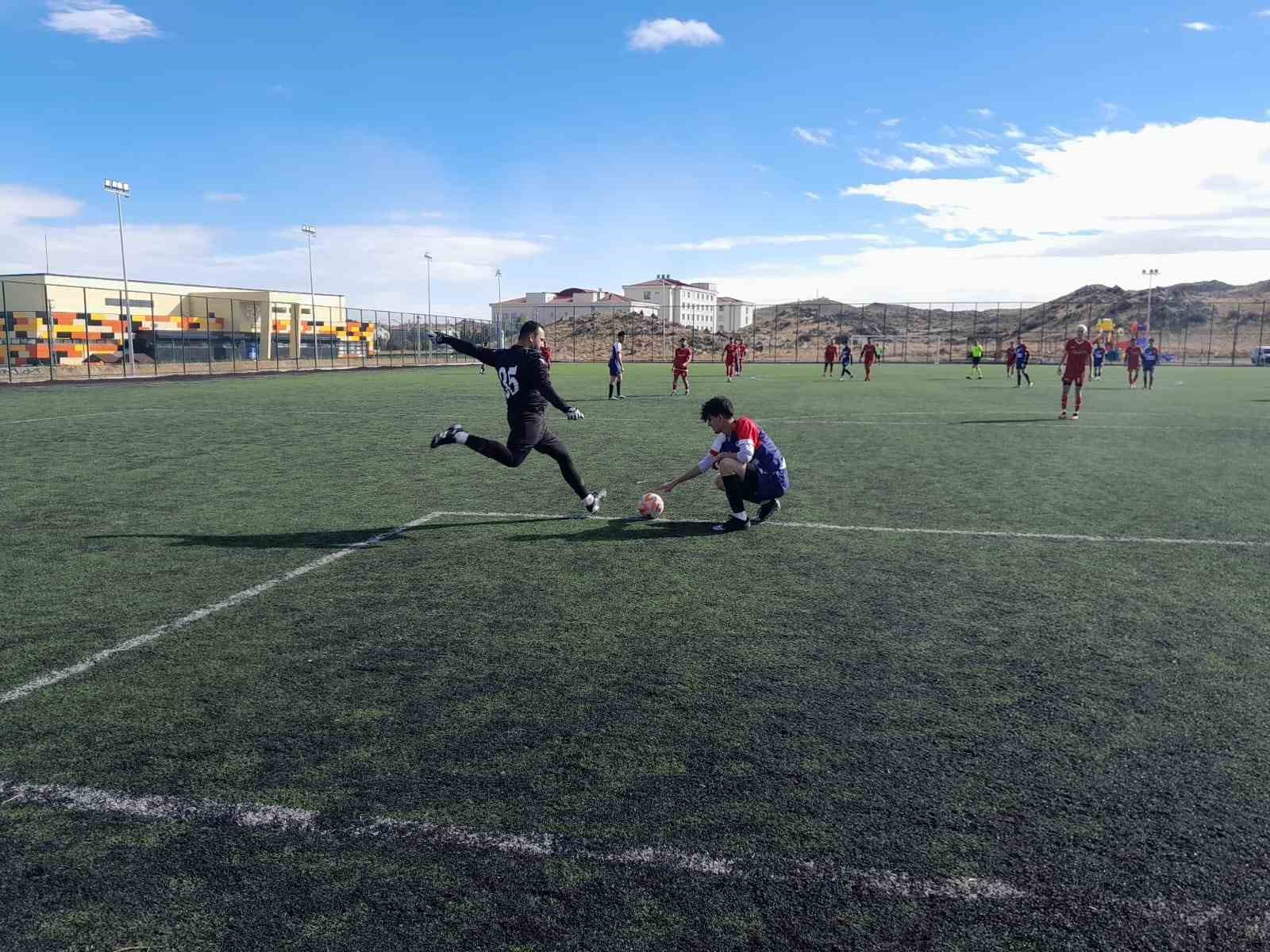 Karapınar’da şiddetli rüzgar etkili oldu