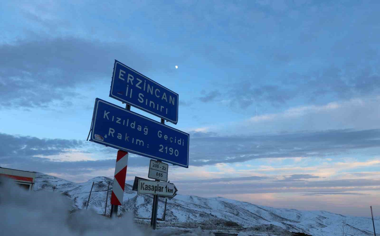 Erzincan’ın yüksek kesimlerinde kar yağışı etkili oldu
