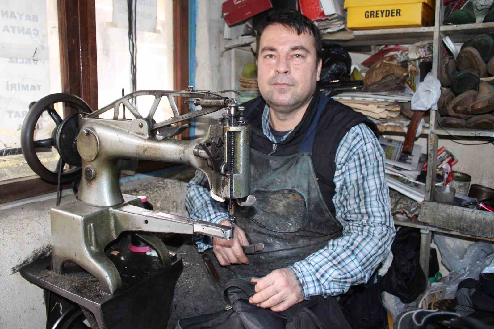 Çanta tamirine rağbet arttı, esnafın yüzü güldü

