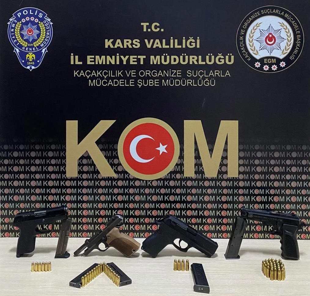 Kars’ta ruhsatsız silah operasyonu