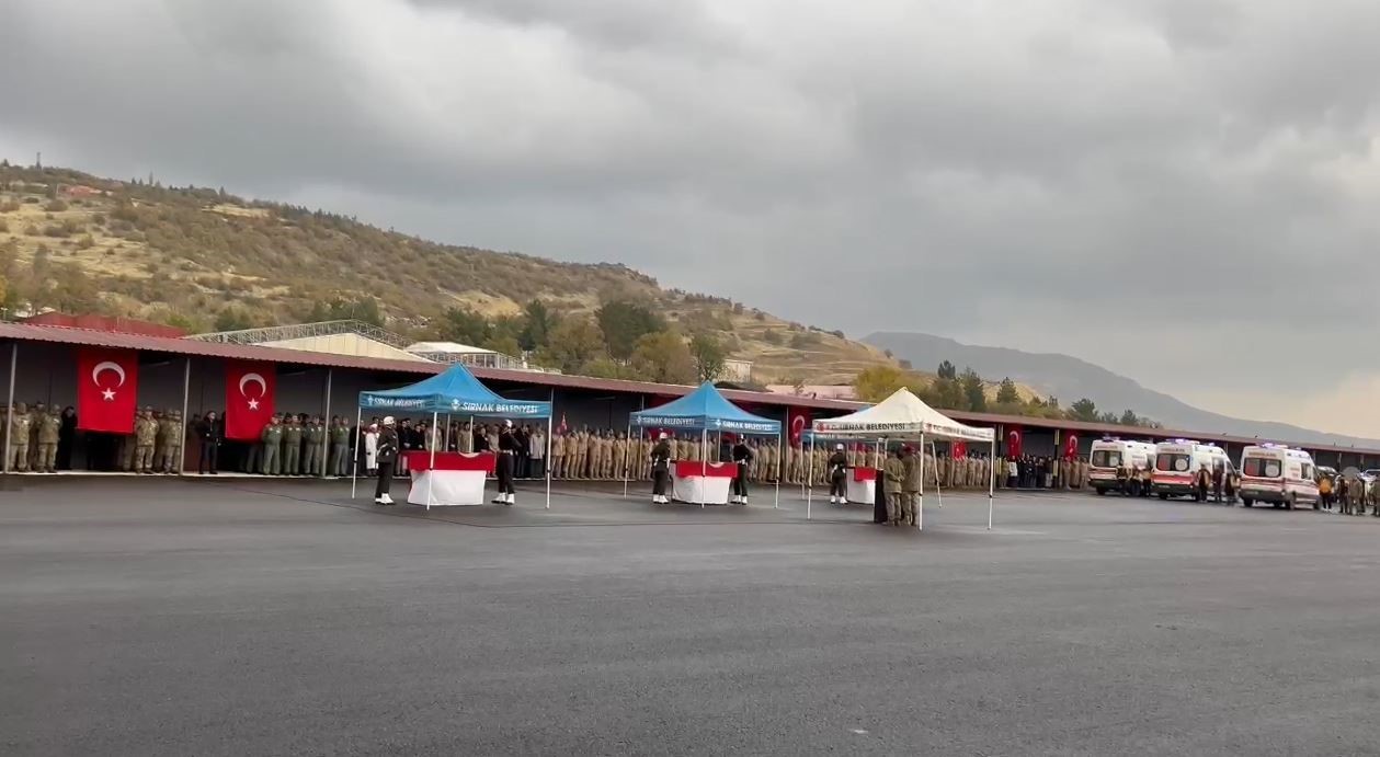 Şehitler, Şırnak&rsquo;ta d&uuml;zenlenen t&ouml;renle memleketlerine uğurlandı
