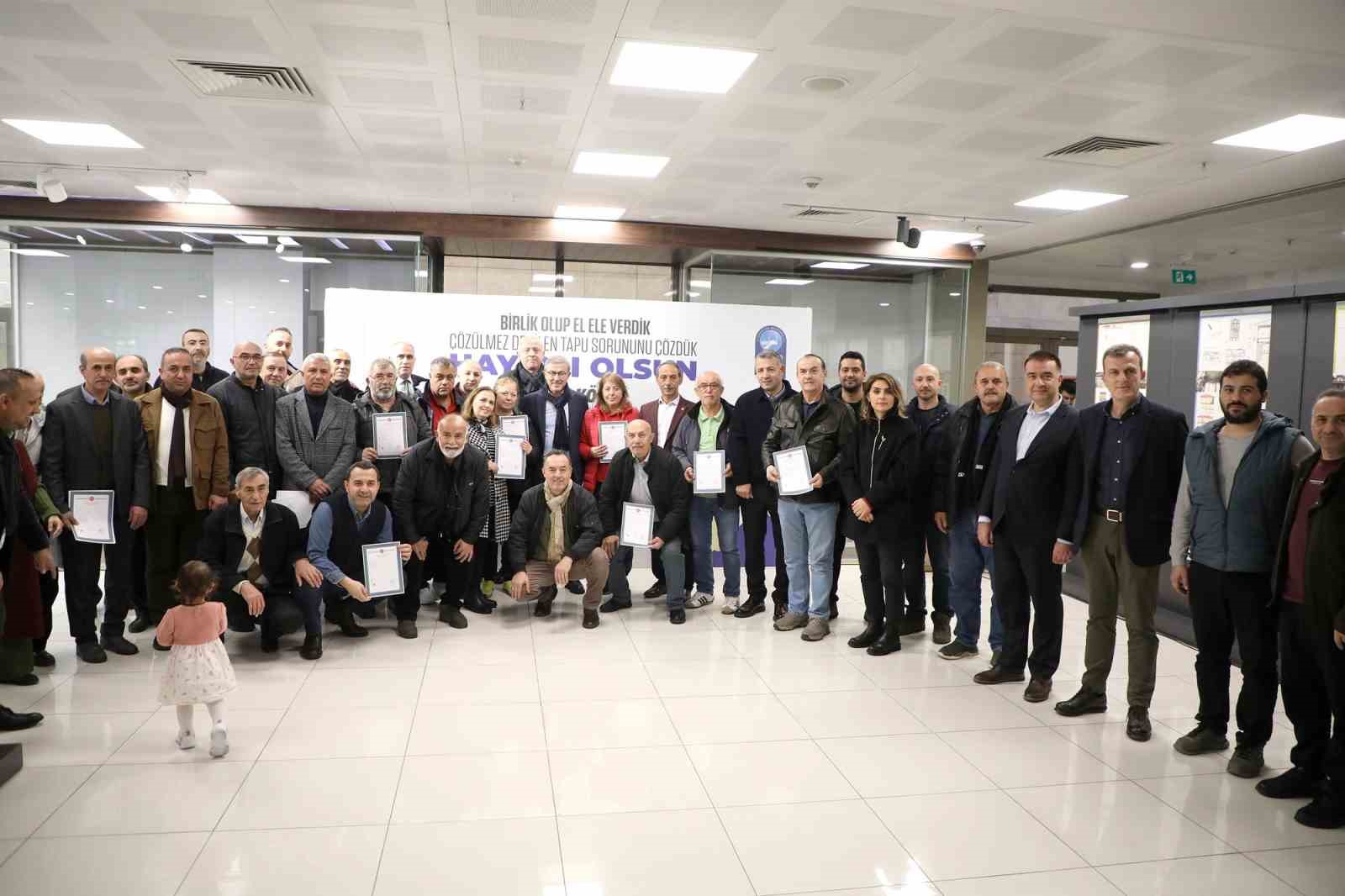 Ey&uuml;psultan Belediyesi Başkanı Deniz K&ouml;ken 50 yıllık tapu sorununu &ccedil;&ouml;zd&uuml;
