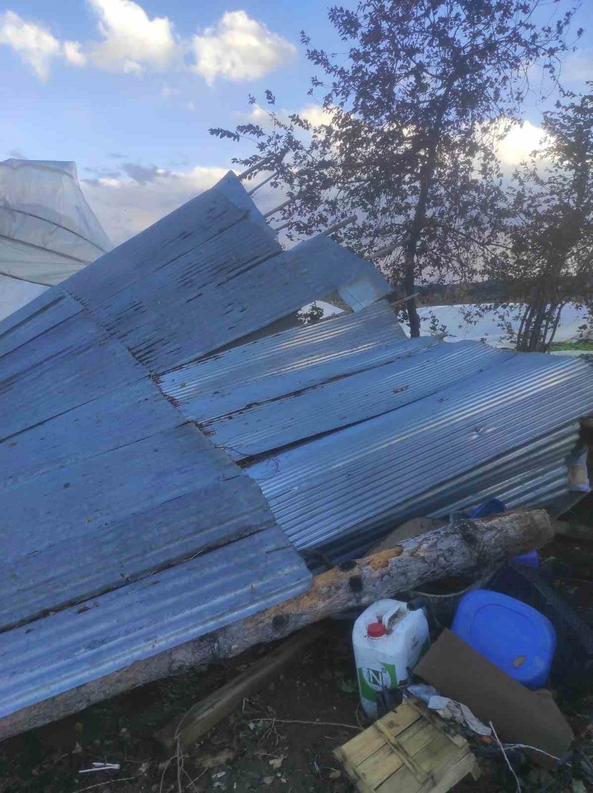 Konya&rsquo;daki fırtına seralarda zarara yol a&ccedil;tı
