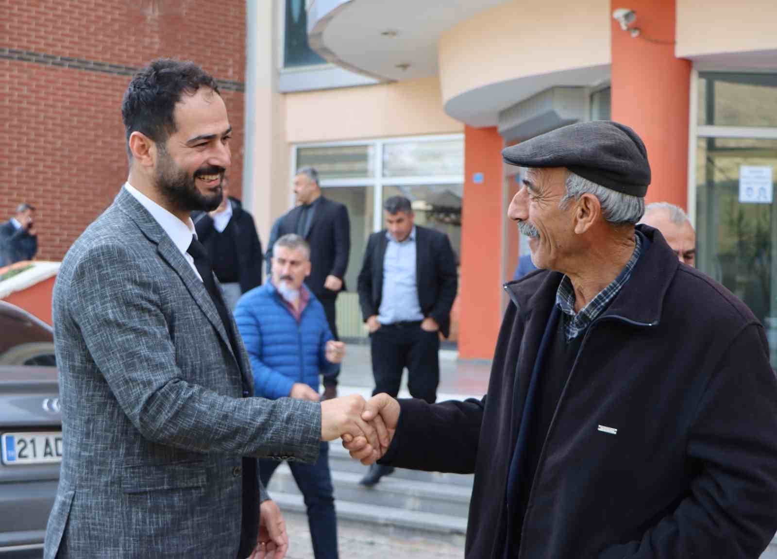 VEDAŞ heyeti muhtarlarla bir araya geldi
