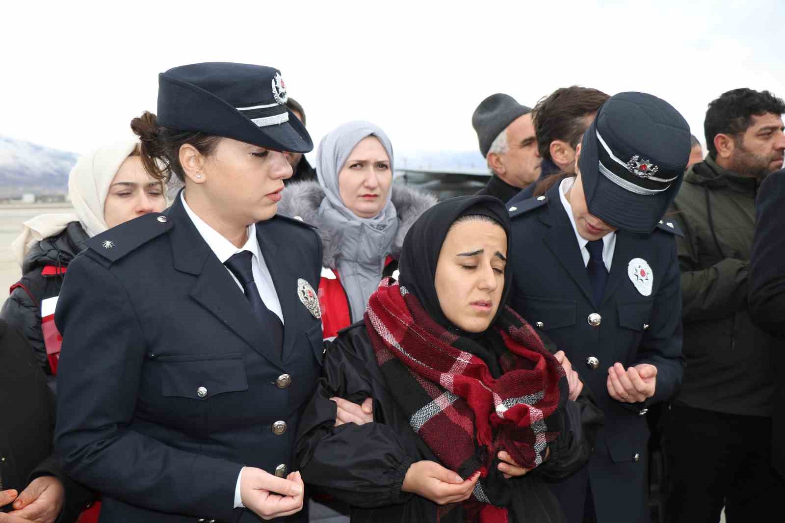 Erzincanlı şehit havalimanında karşılandı
