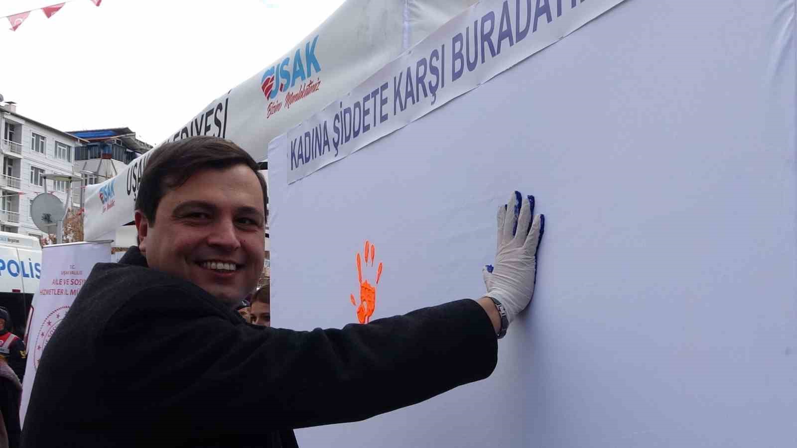 Uşak’ta turuncu balonlar kadınlar için bırakıldı