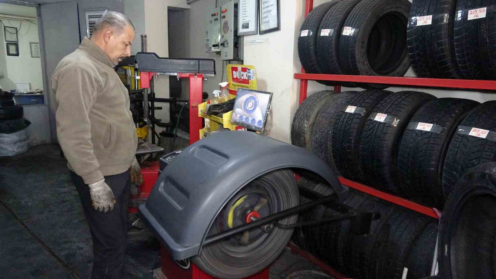 Lastik ustaları: “Kış lastiklerini kar yağmadan takın”
