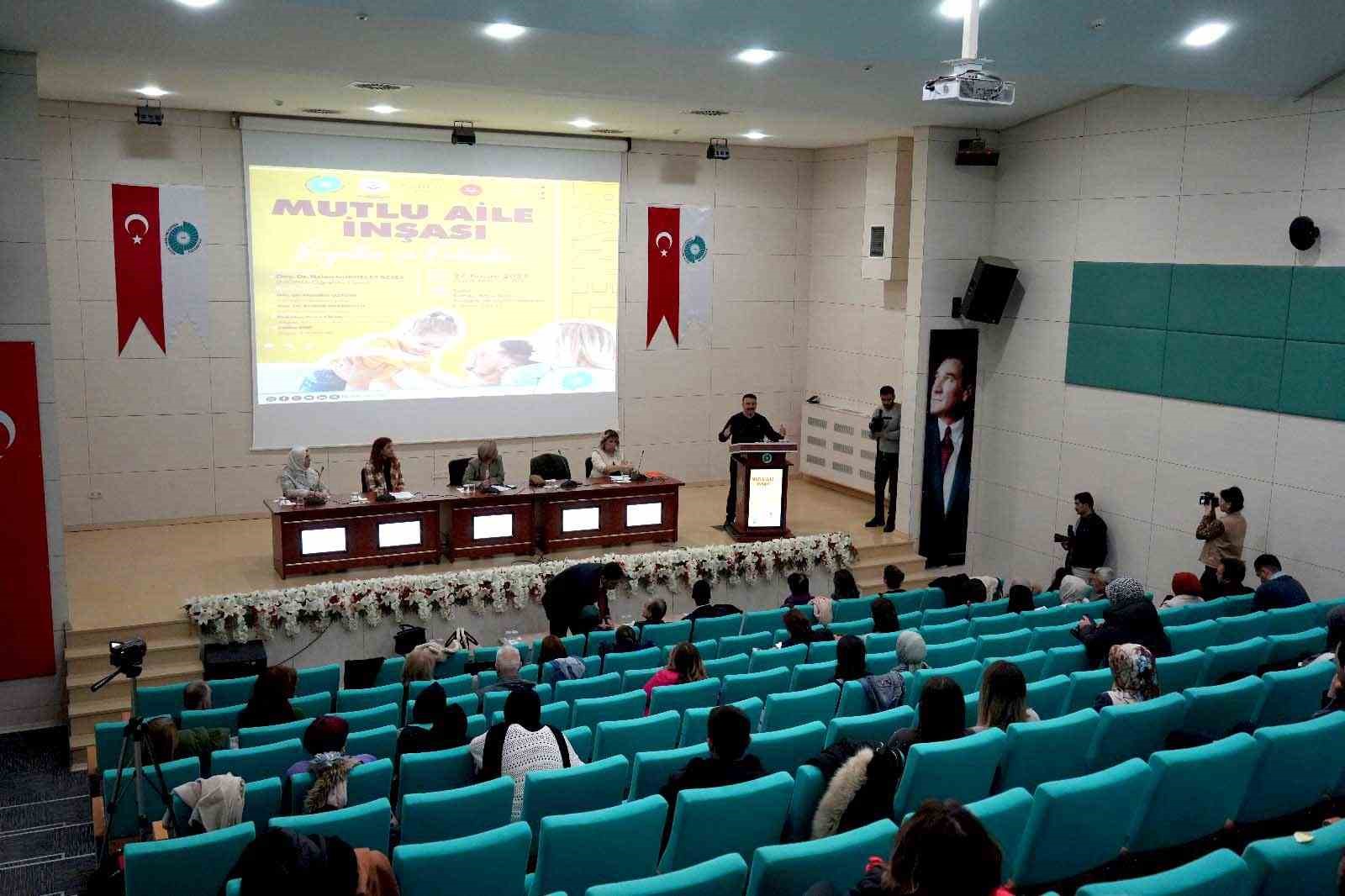 Niğde’de Mutlu Aile İnşası Engeller ve Önlemler Paneli Düzenlendi